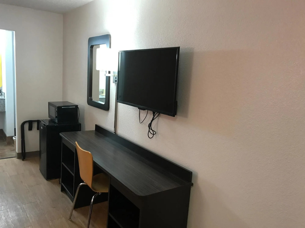 Studio 6-Bryan, TX - University Area