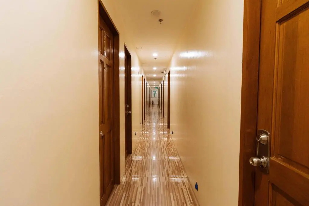 RedDoorz at Hotel Rosemarie