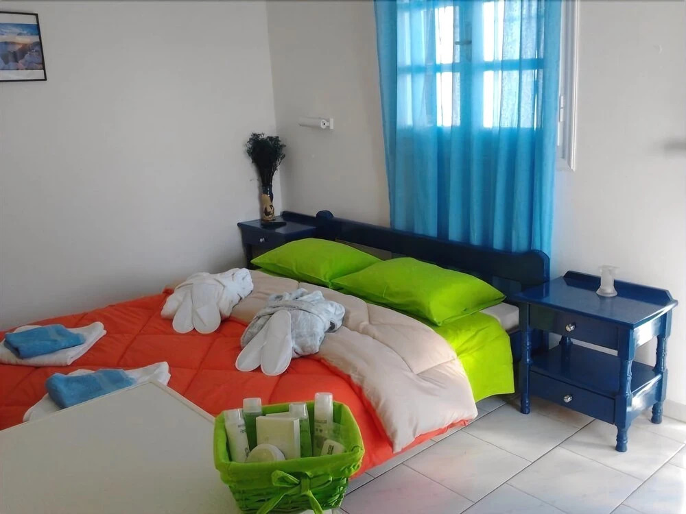 Lunar Santorini Hotel