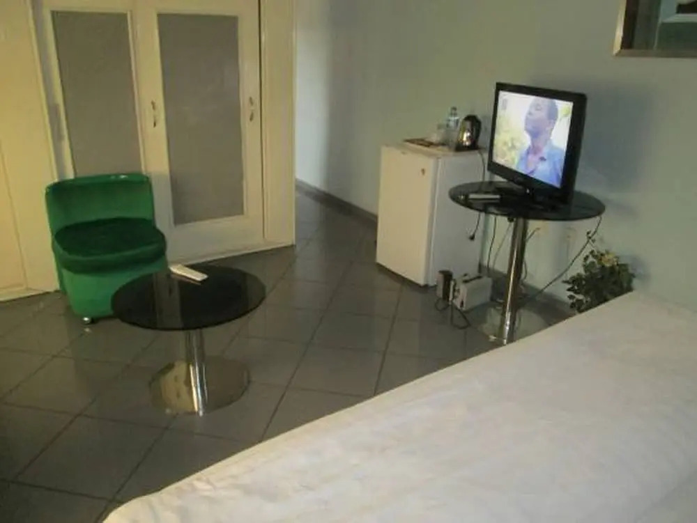 Lamonde Guest House