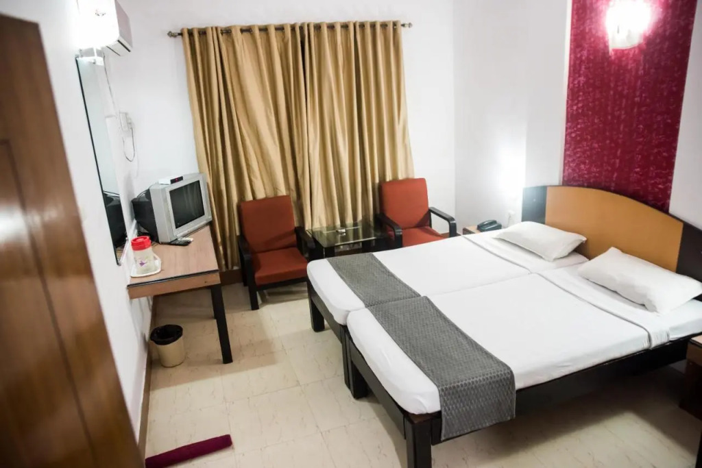 10765 Hotel Tanish