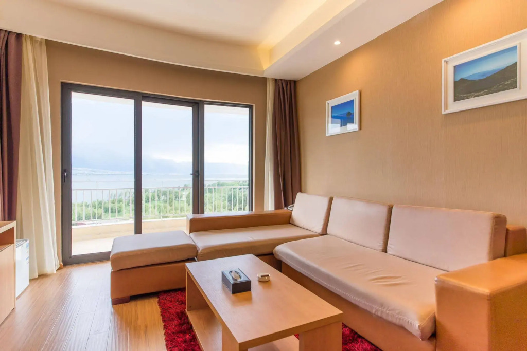Er Hai Bay Holiday Hotel