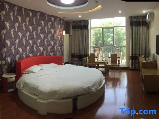 Xinle Dekaiyuan Express Hotel
