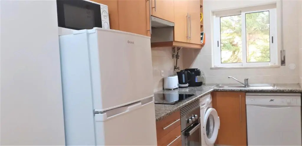 2 Bedroom & 2 Bathroom, pool, playground, air con, parking, wifi, netflix