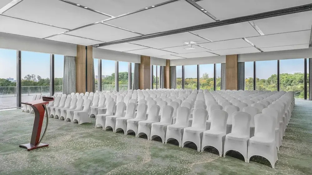 Holiday Inn Wuhan Houguan Lake by IHG