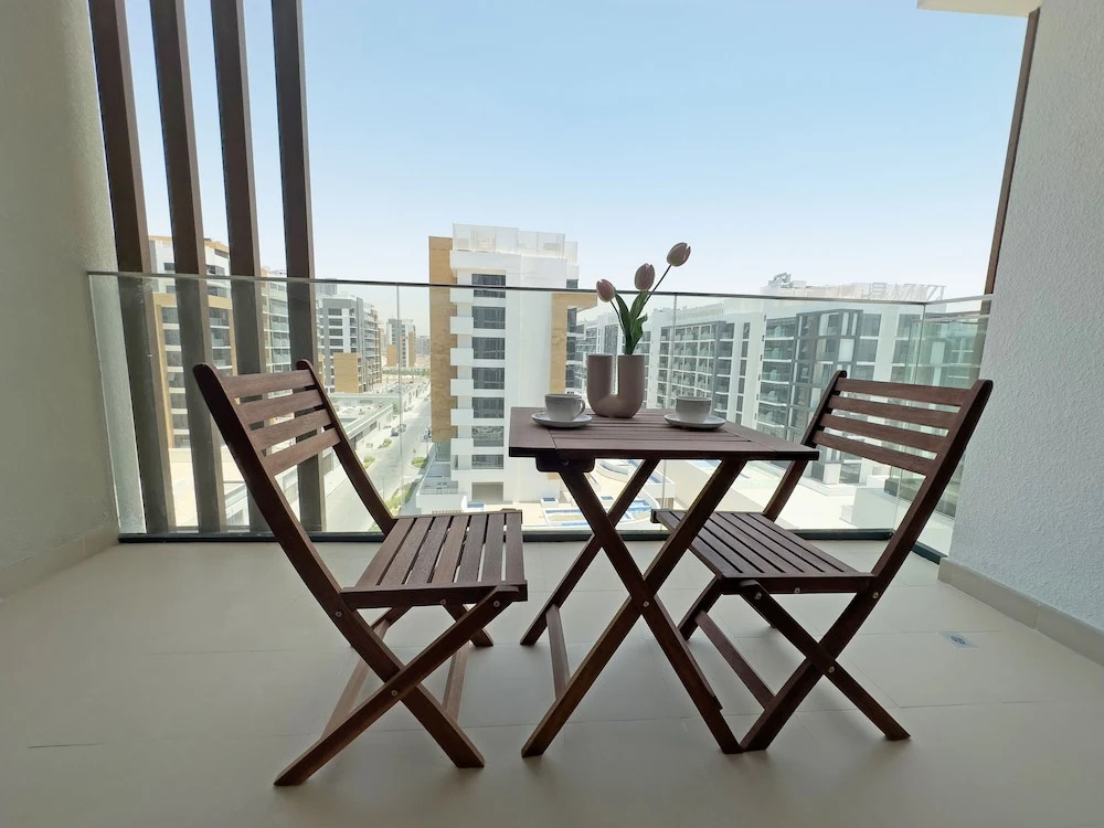 Luxury StayCation - Comfy Condo With Balcony In The Heart of Meydan