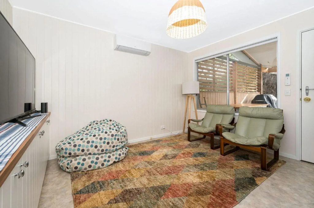 REST ASHORED SURFSIDE FOXTEL WiFi