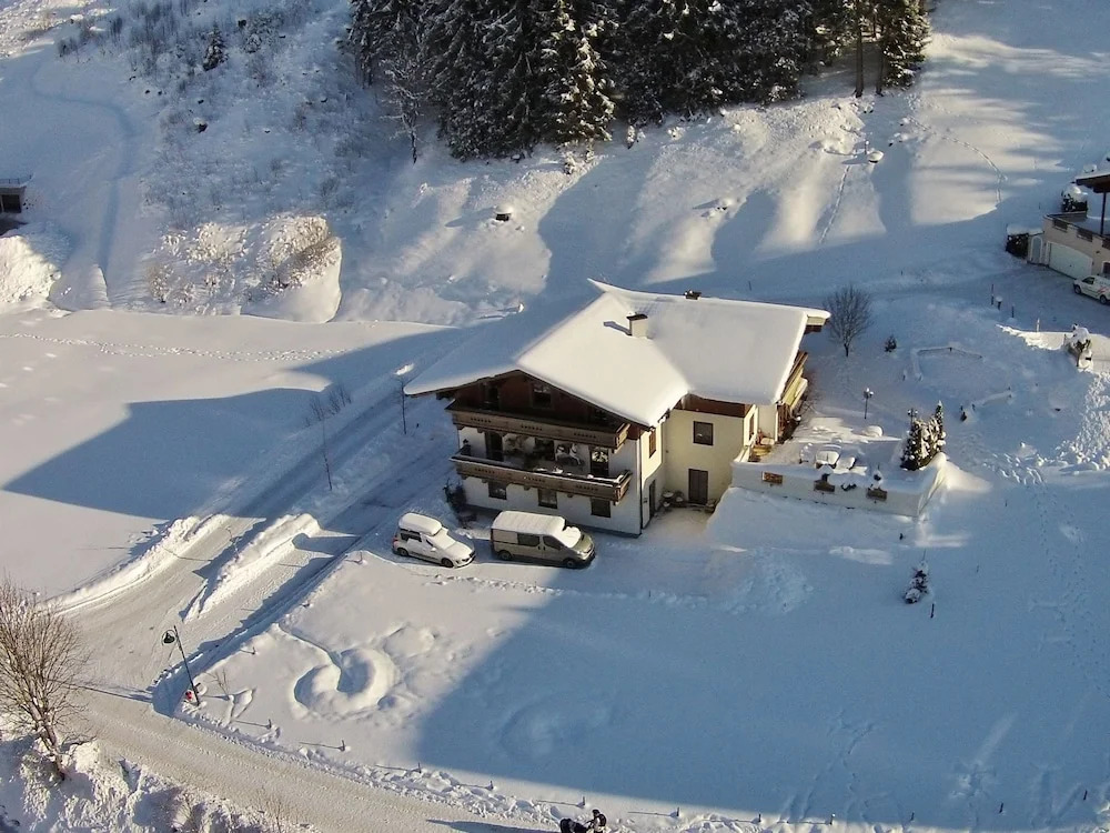 Majestic Apartment near Ski Area in Saalbach-Hinterglemm