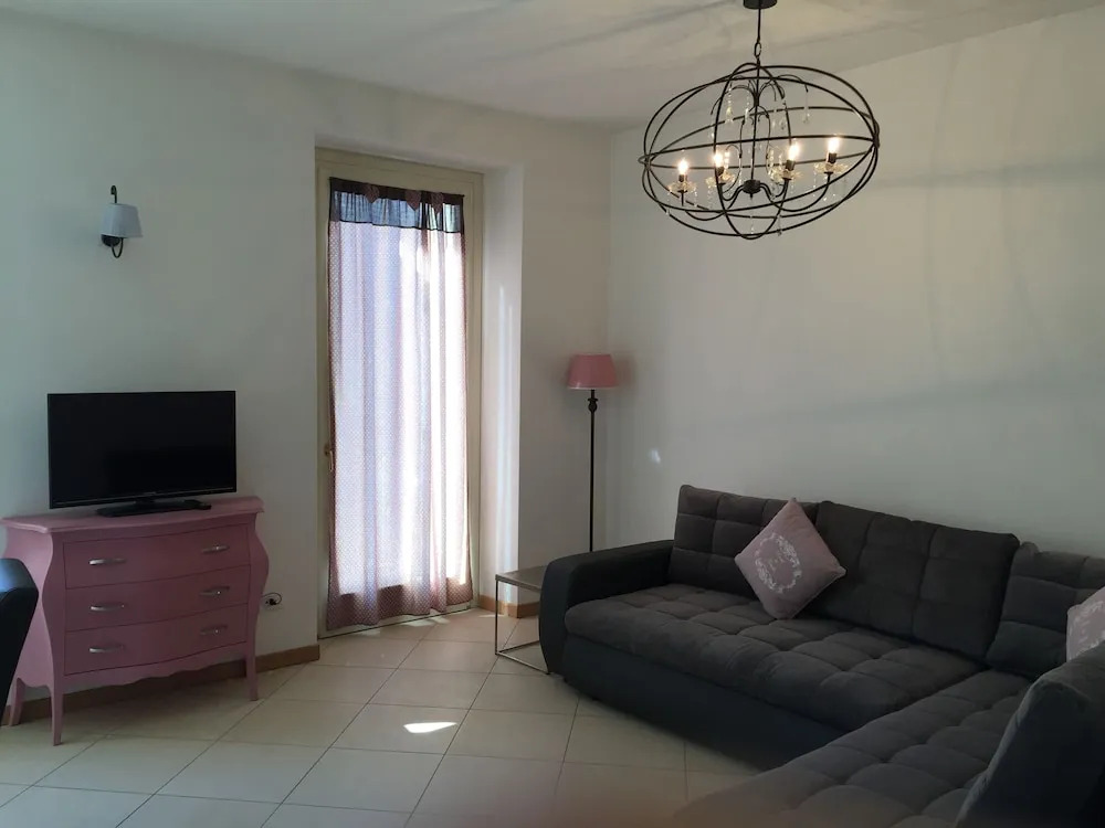 The charmant apartment with lake view