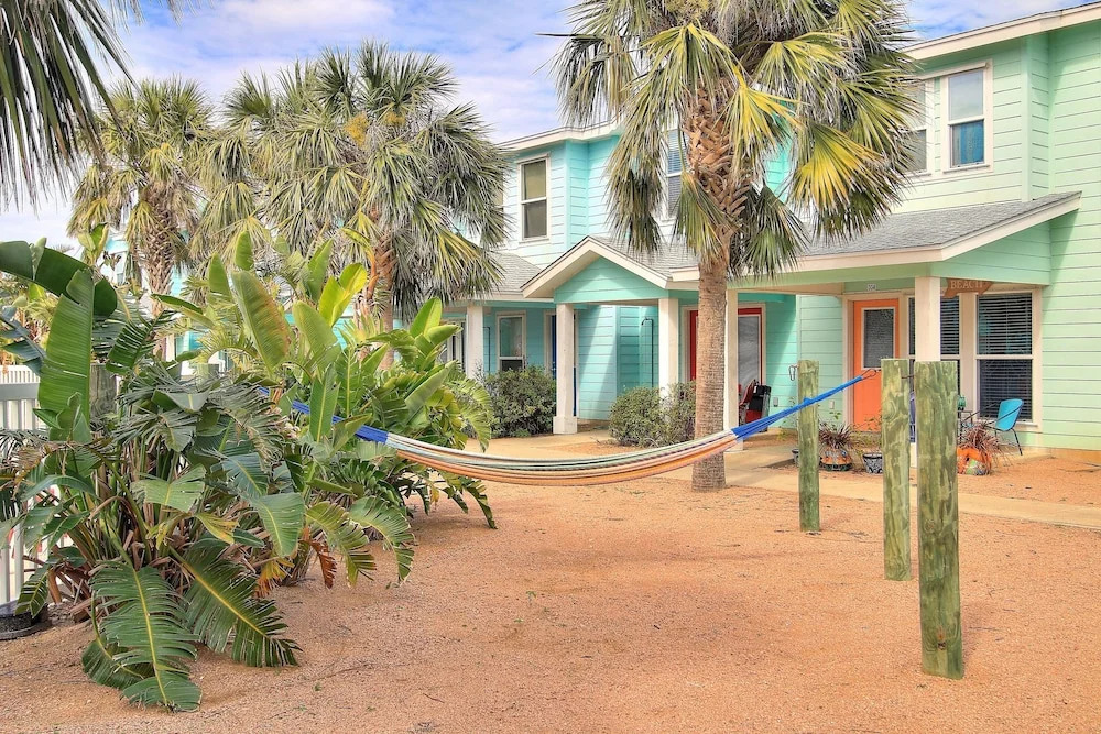 Birds Of A Feather 3 Bedroom Townhouse