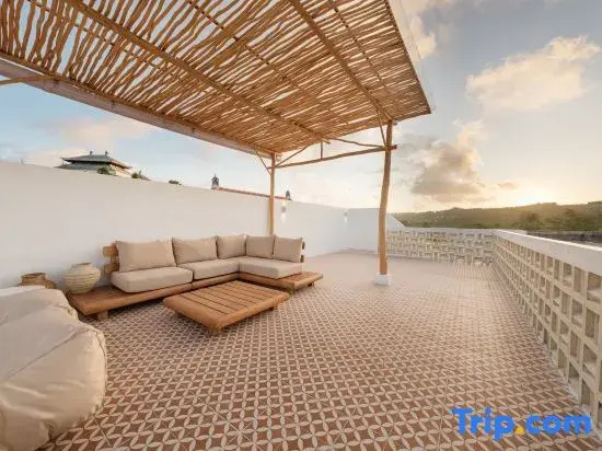 Sira Rosa Villa 2BR with Rooftop Oasis
