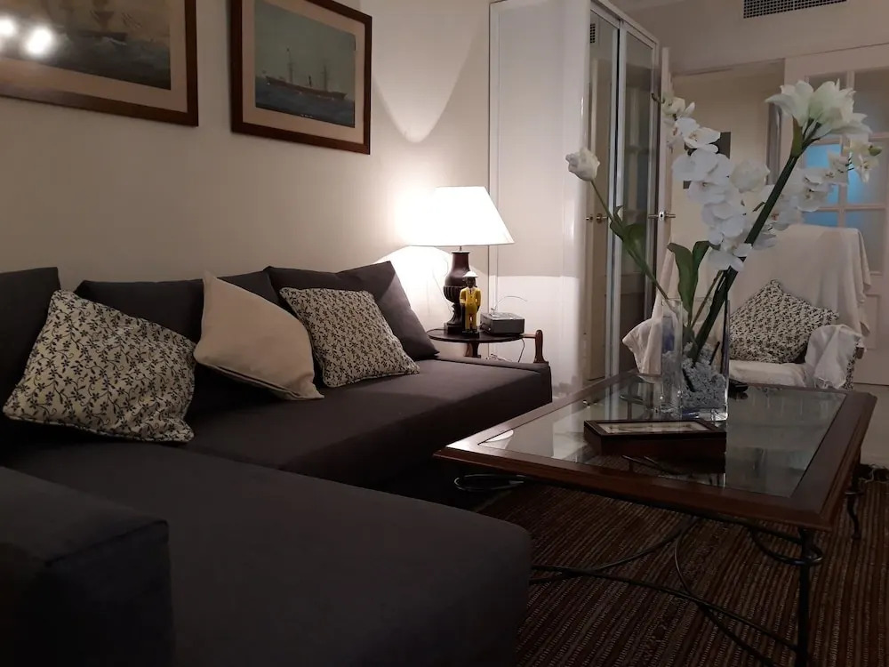 Apartment near Puente Romano
