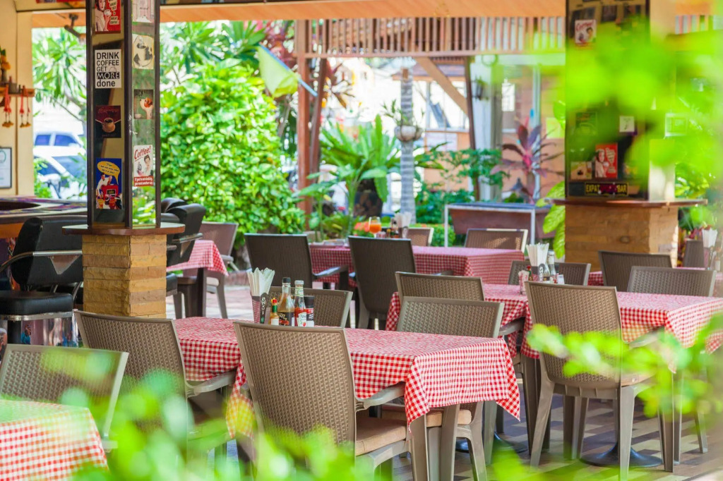 The Expat Hotel Patong