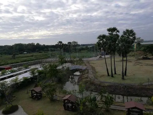 Thanya TARA