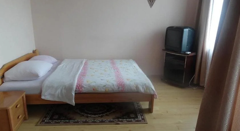 Sia Rebir D, Hotel Rebir