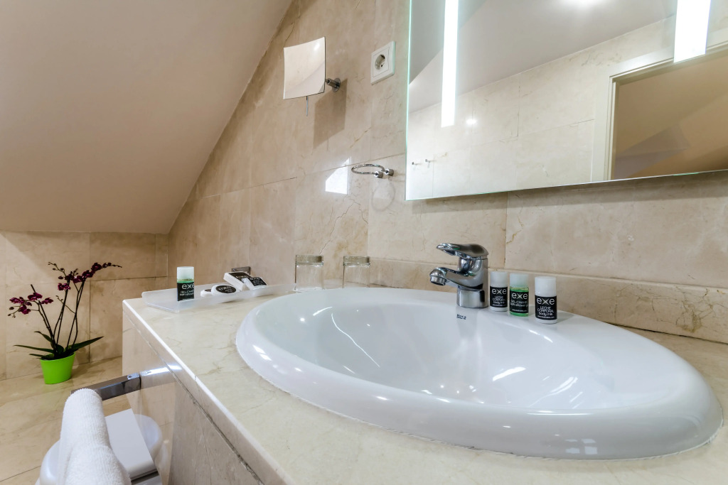 Exe Suites 33