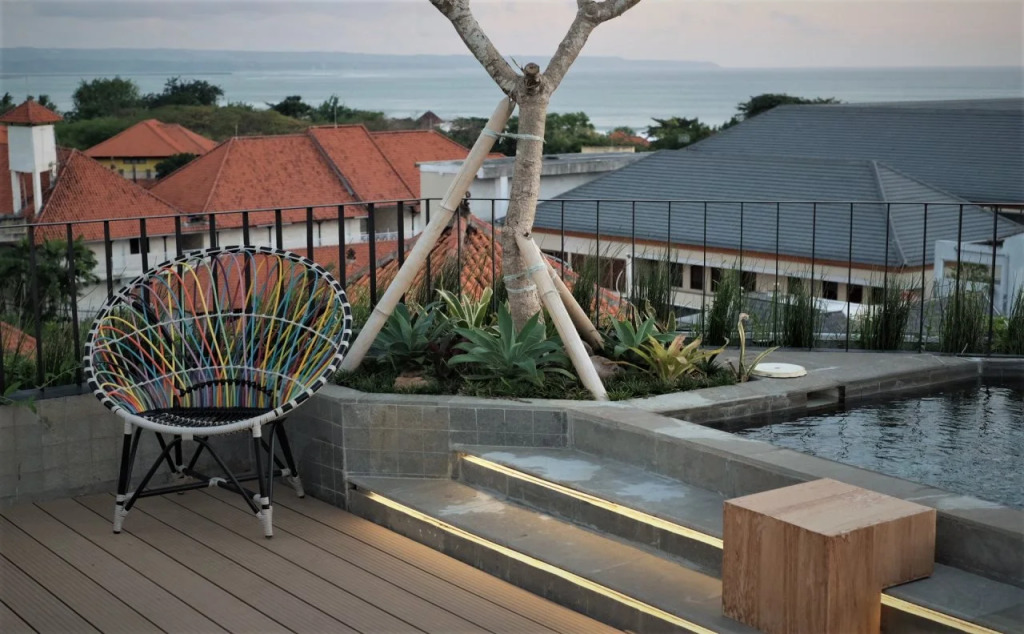 Borough Capsule Hostel Bali
