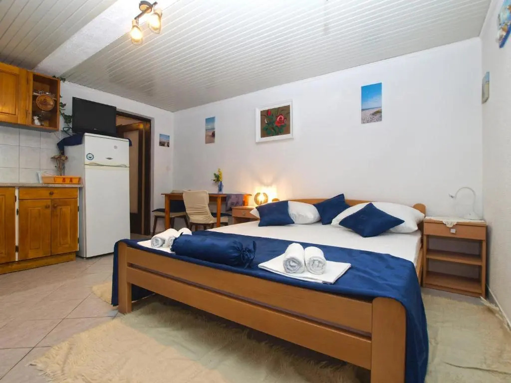 Apartment Lovre 1605
