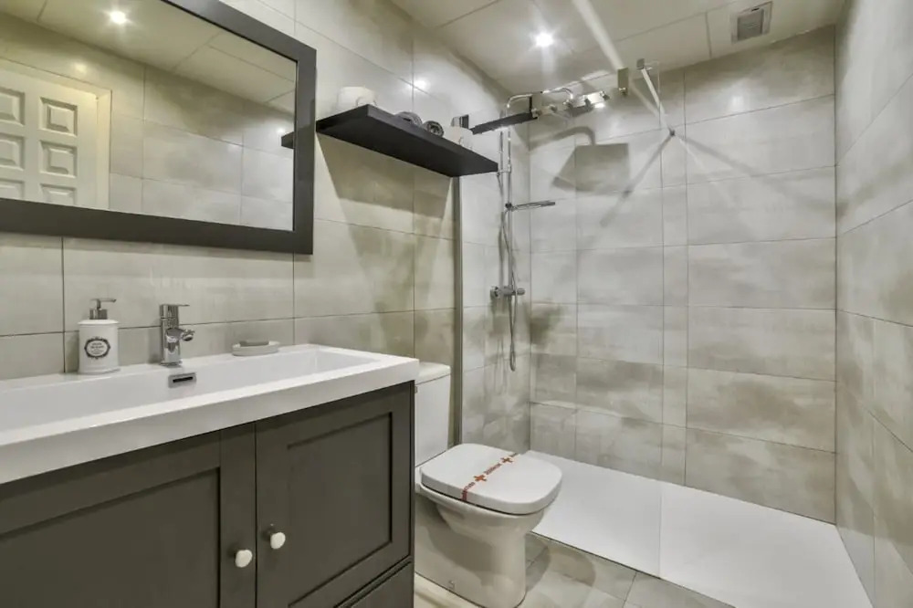 Apartment - 2 Bedrooms with Pool and Sea views - 104993