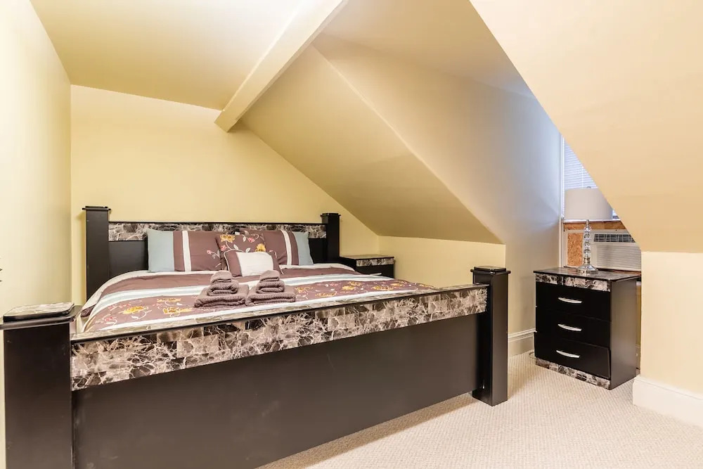Rooms in Downtown Heritage House
