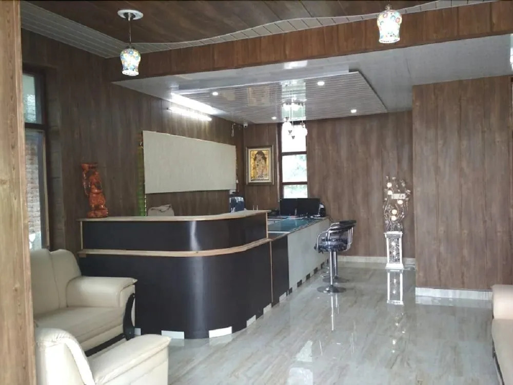Montana Crowne Residency