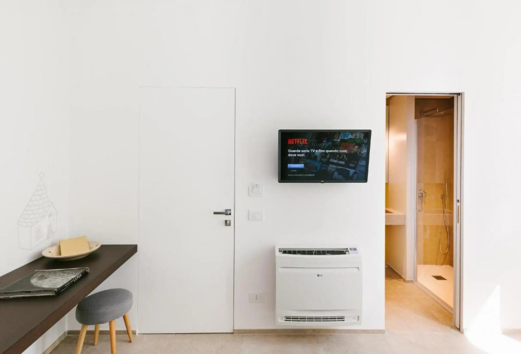 Double bedroom, private bathroom, suitable for couples-Time Ago by Yolk