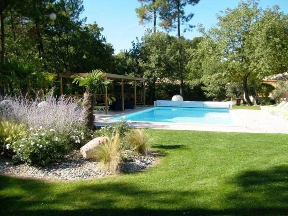 Les Sables dOcre & SPA