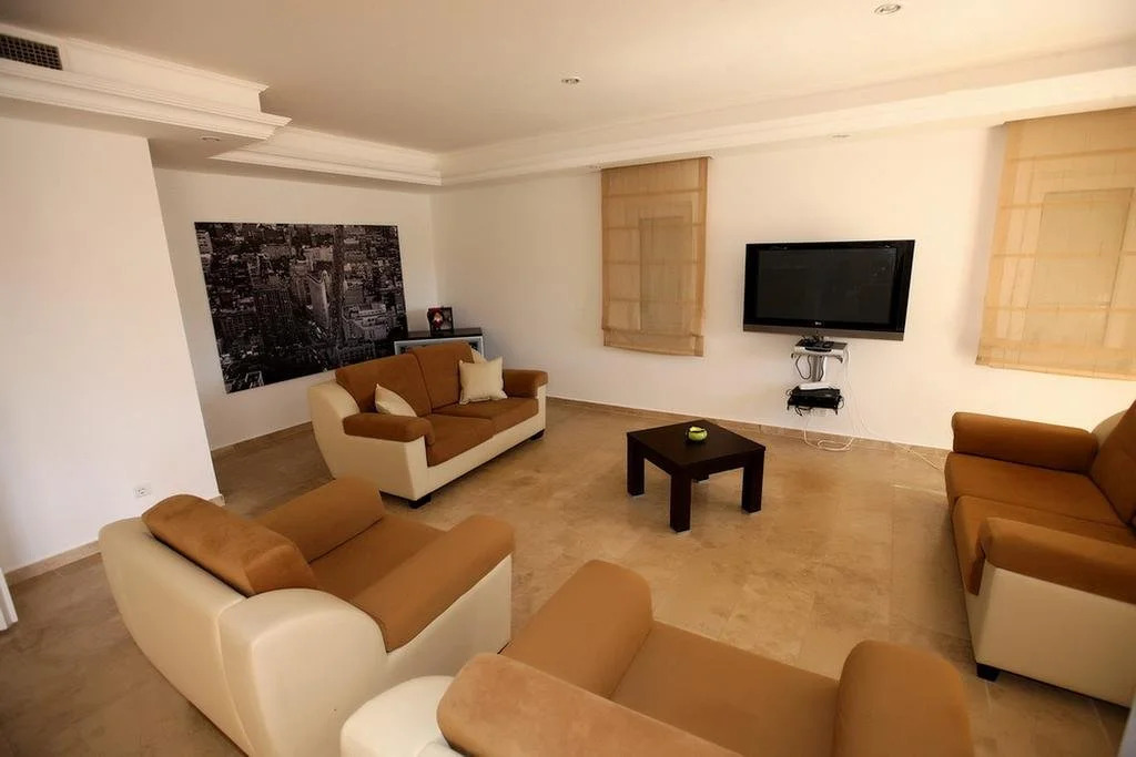 Palm Lane Residence