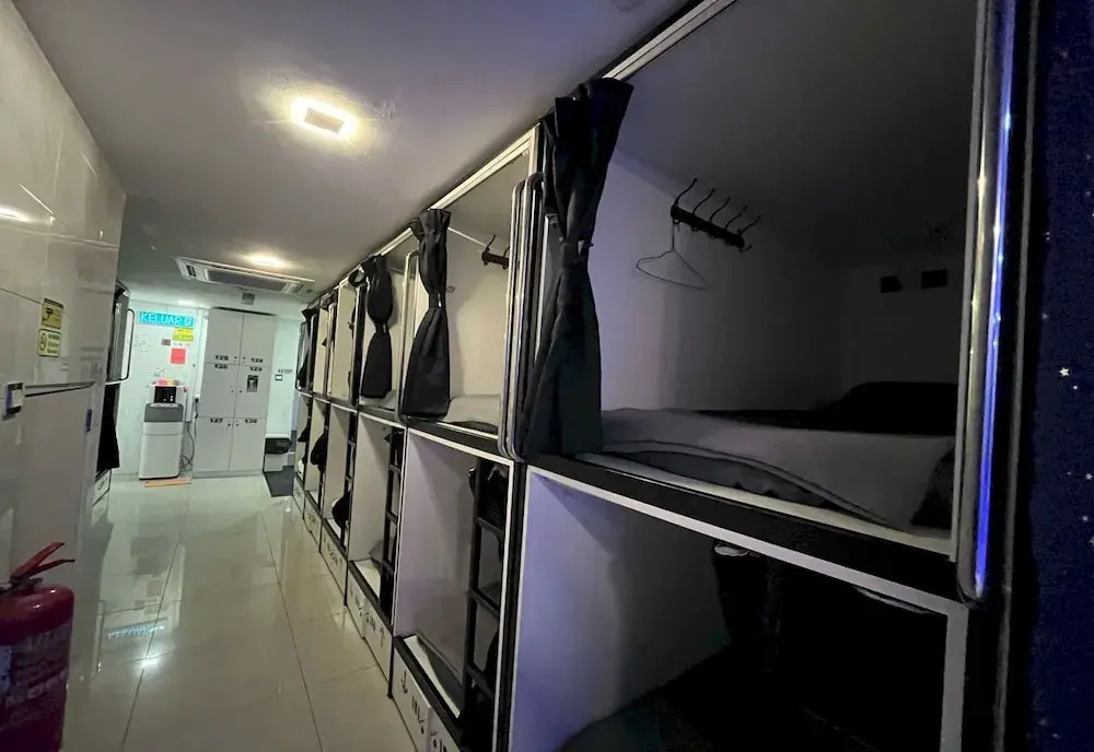 OYO 91036 J CAPSULE HOTEL @ JALAN BUKIT BINTANG