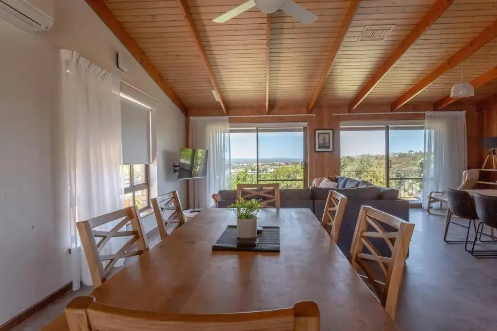 Celestial Heights - Stunning Views of City & Bay