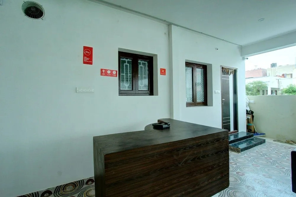 OYO 24597 Dheeran Home Stay