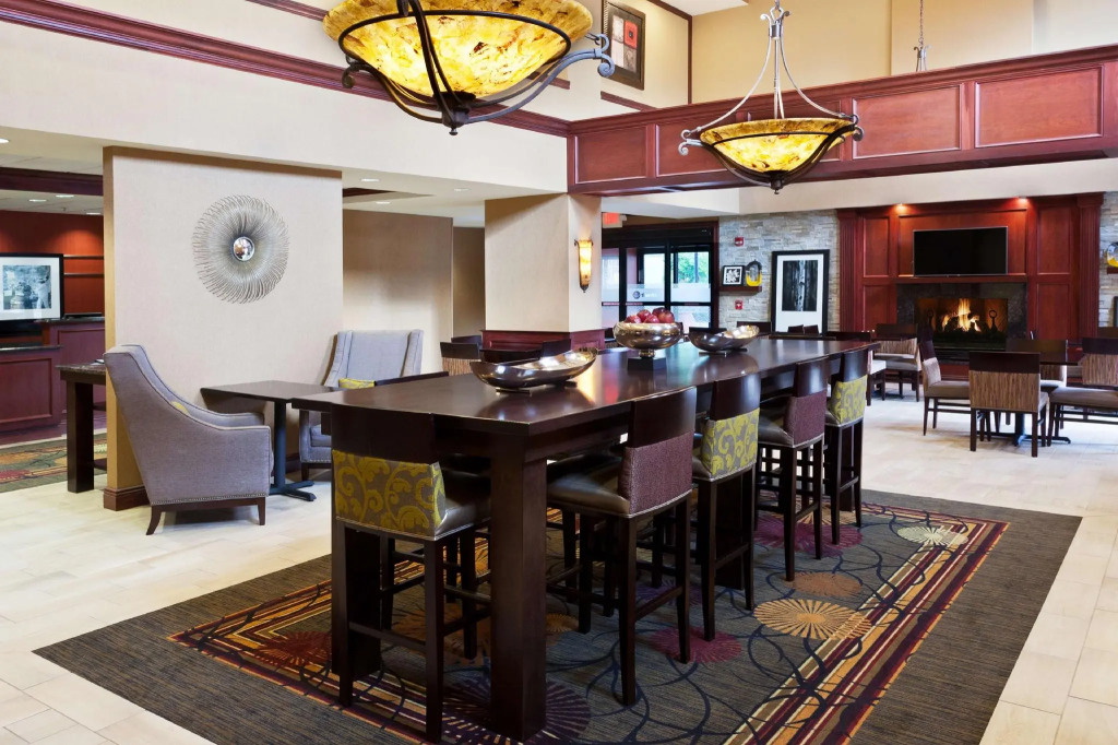 Hampton Inn & Suites Grove City