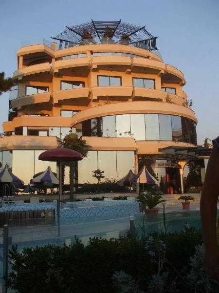 Vela Hotel Restaurant