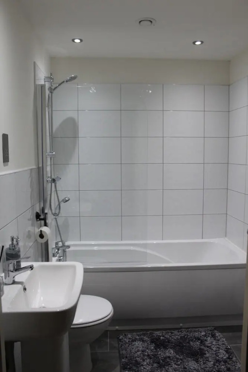 Luxury 1-bed Apartment Bradford Free Parking