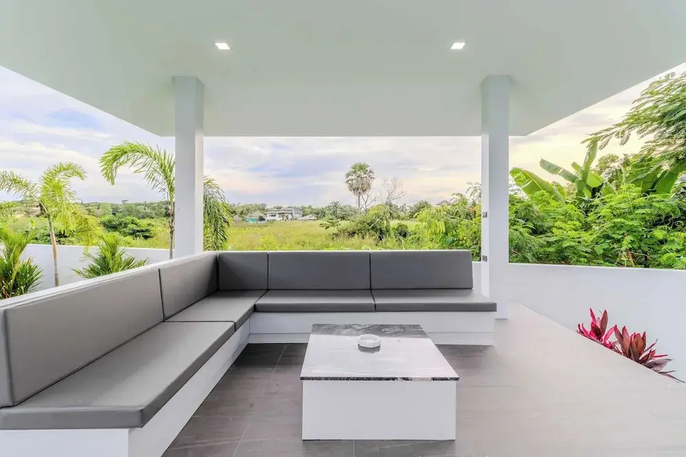 2 Villas 2 Kitchens  Huge Pool V258