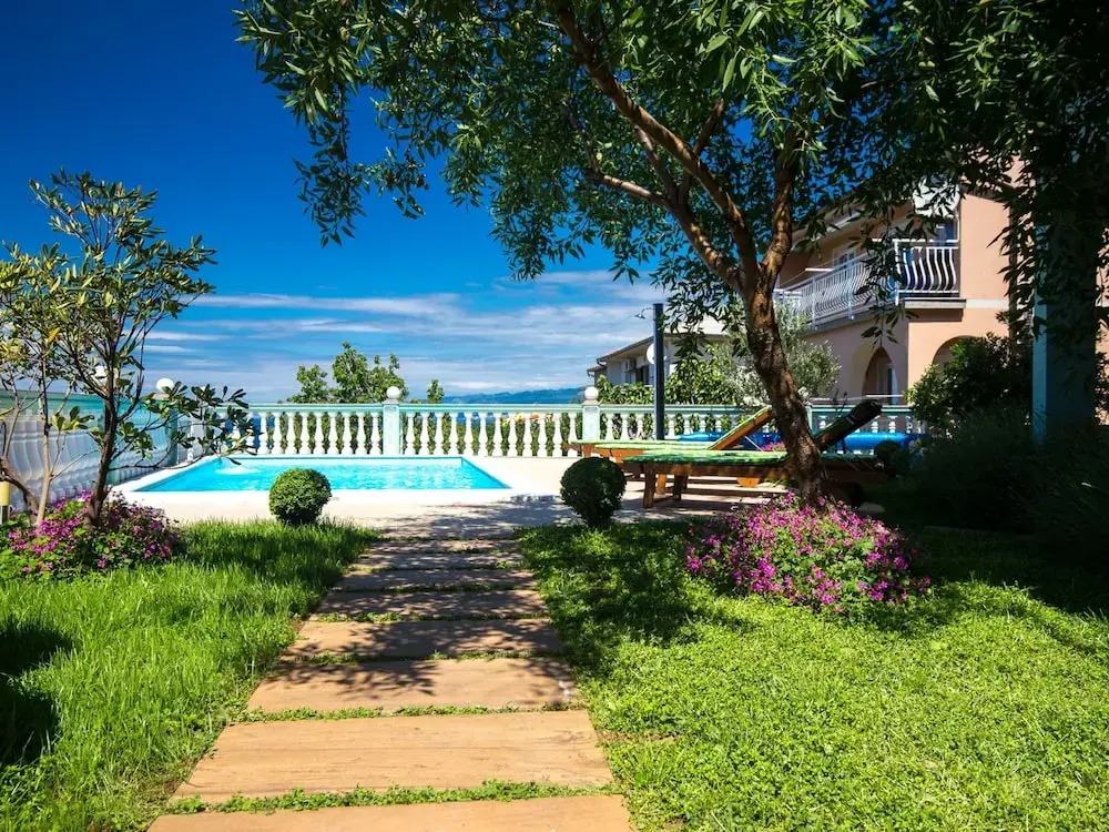 Apartment in Senj Near the Sea & Pool