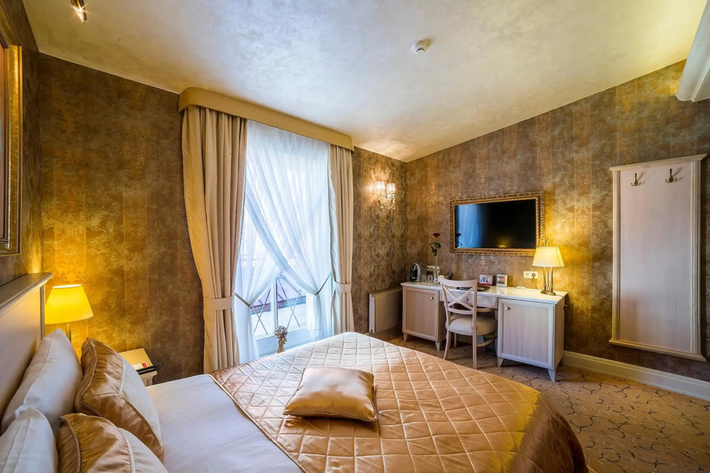 Отель и ресторан IMPERIAL (бывший Ramada)