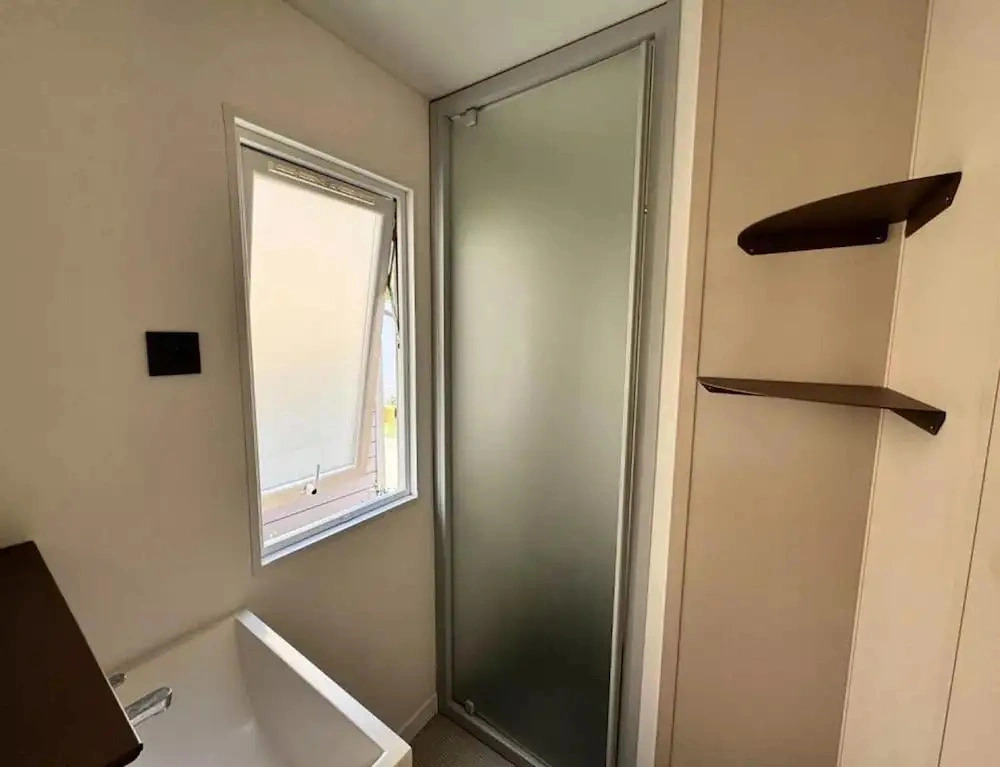 Compact Beachside Family Home for 4