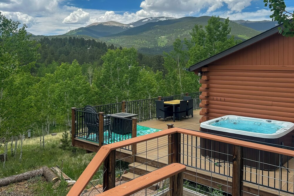 Mtn-view Haven w/ Hot Tub: 9 Mi to Dtwn Bailey
