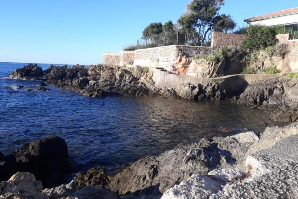 Apt with Pool 10 Min From the Beach