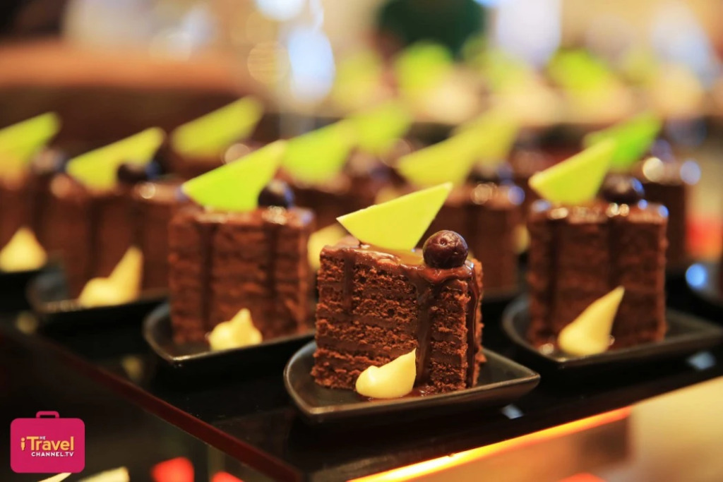 Sule Shangri-La, Yangon