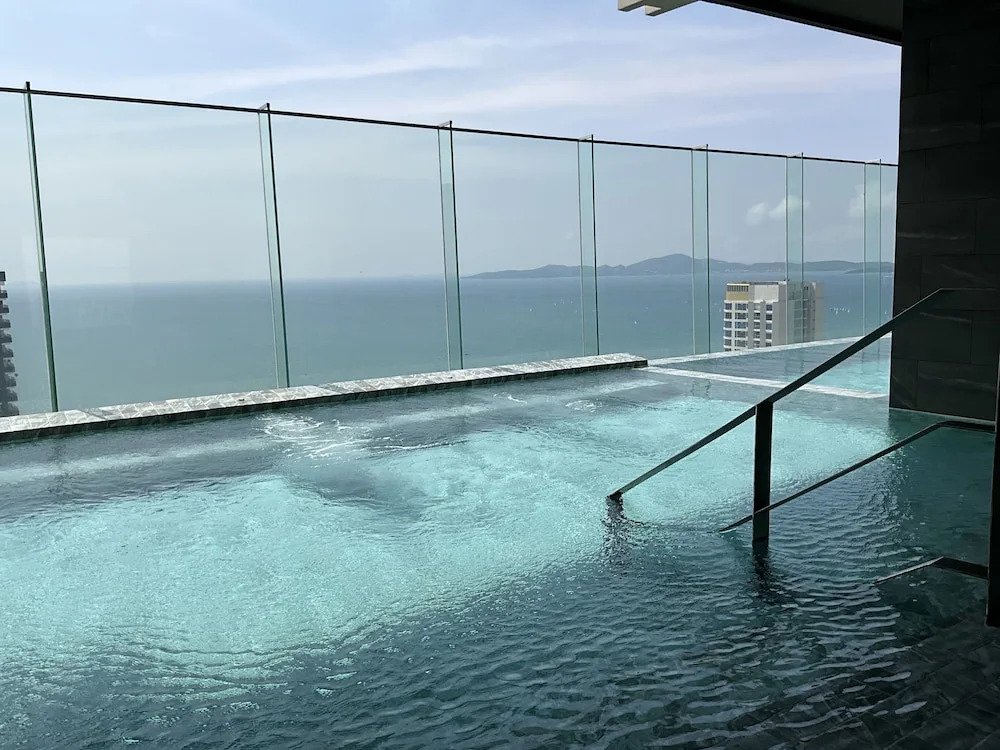 Panora 2-Bedroom Apartment With Sea View
