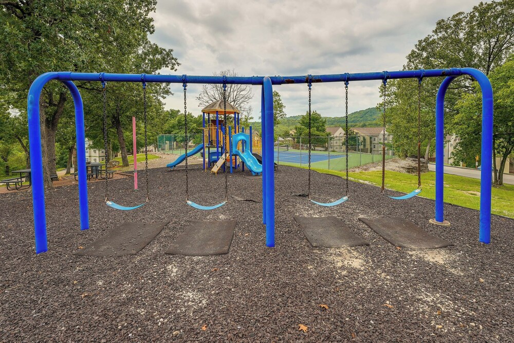 Walk to Table Rock Lake: Condo w/ Pool Access!