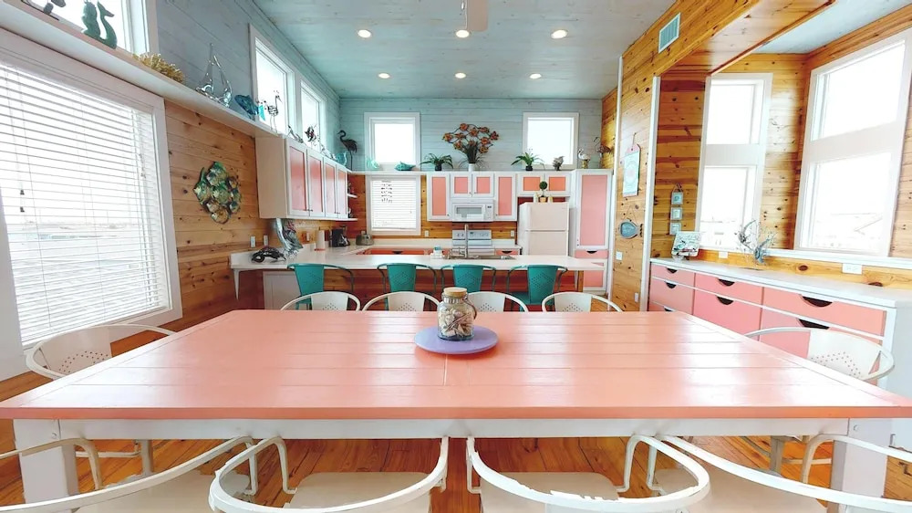 Neptune's 4 Bedroom Townhouse
