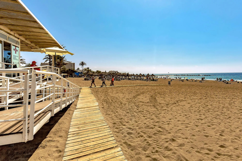 Two bedroom near Playa de Las Americas, Wifi, pool