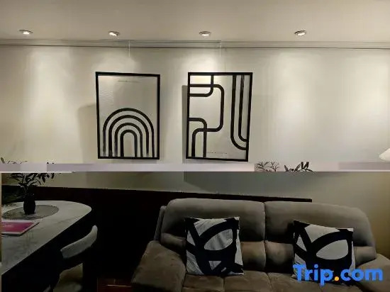 Yongsan Hyochang Park 3 minutes, breakfast included, luggage storage service,