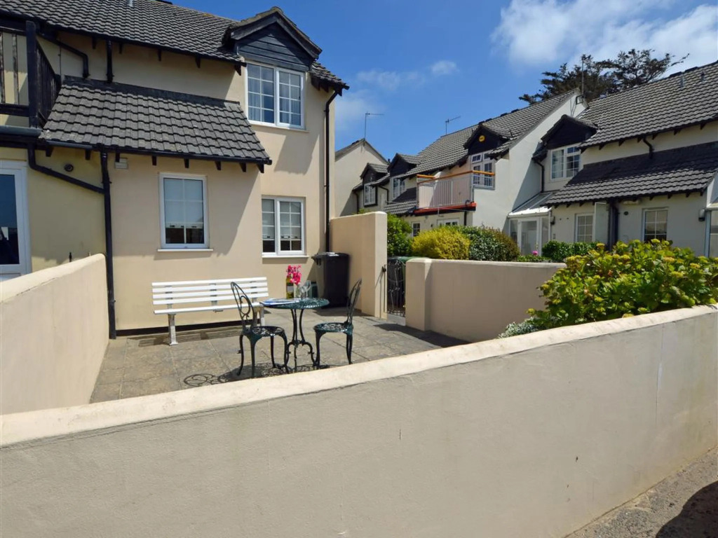 Whitehouse Close