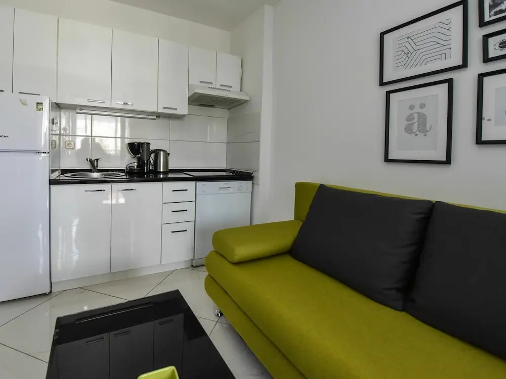 Luxurious Apartment in Novalja Near Sea