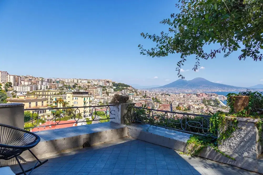 Lovely Frame in Naples