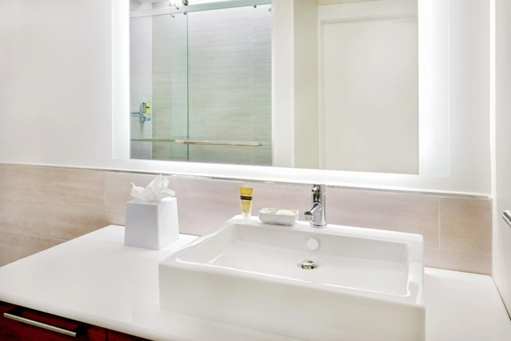 Hawthorn Suites by Wyndham Lowell